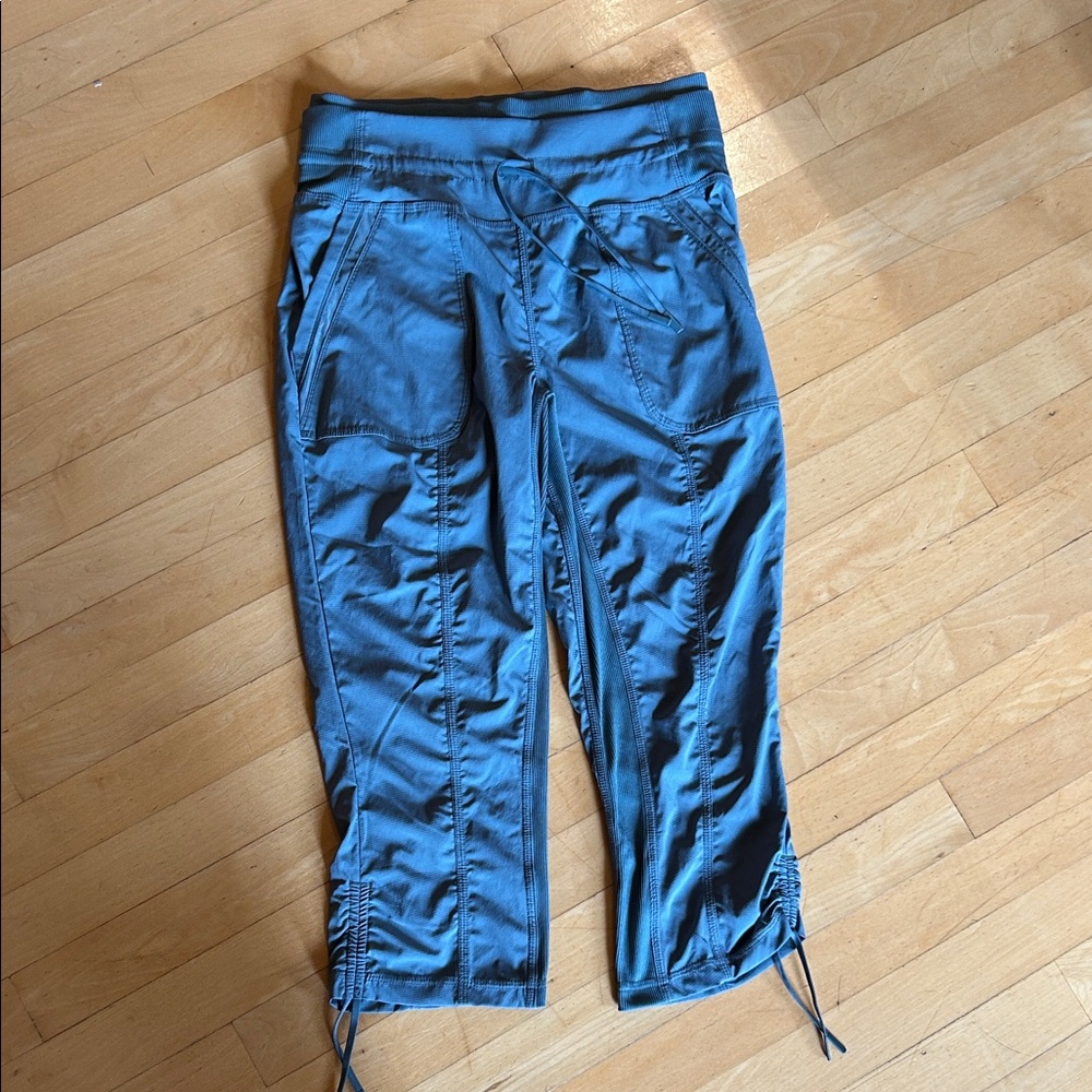 Stylish Women's Blue Capris